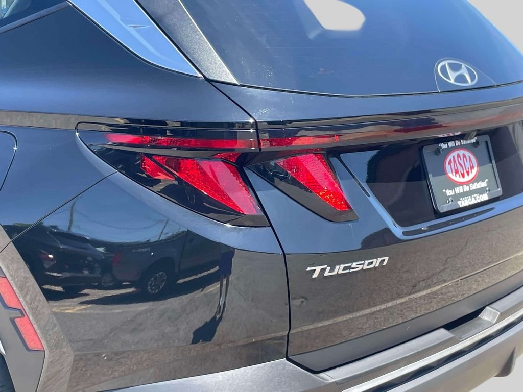 Used 2024 Black Hyundai SEL image 11