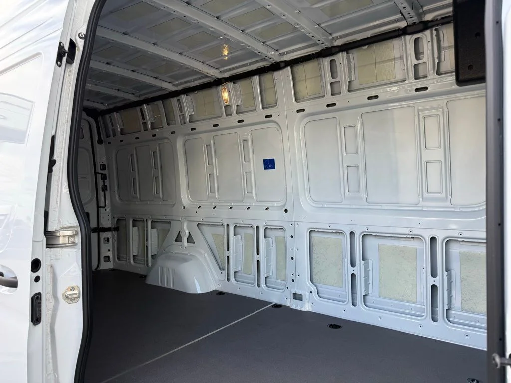 Used 2025 White Mercedes-Benz Cargo 170 WB image 10
