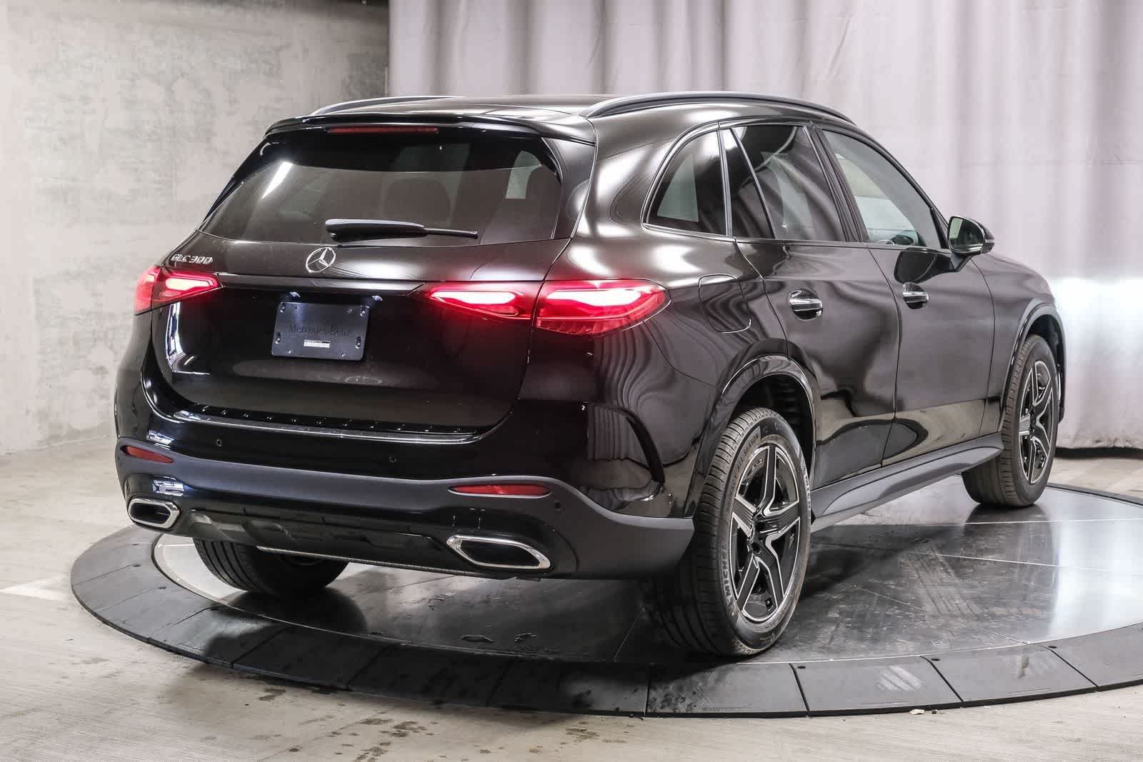 New 2026 Black Mercedes-Benz GLC 300 image 45