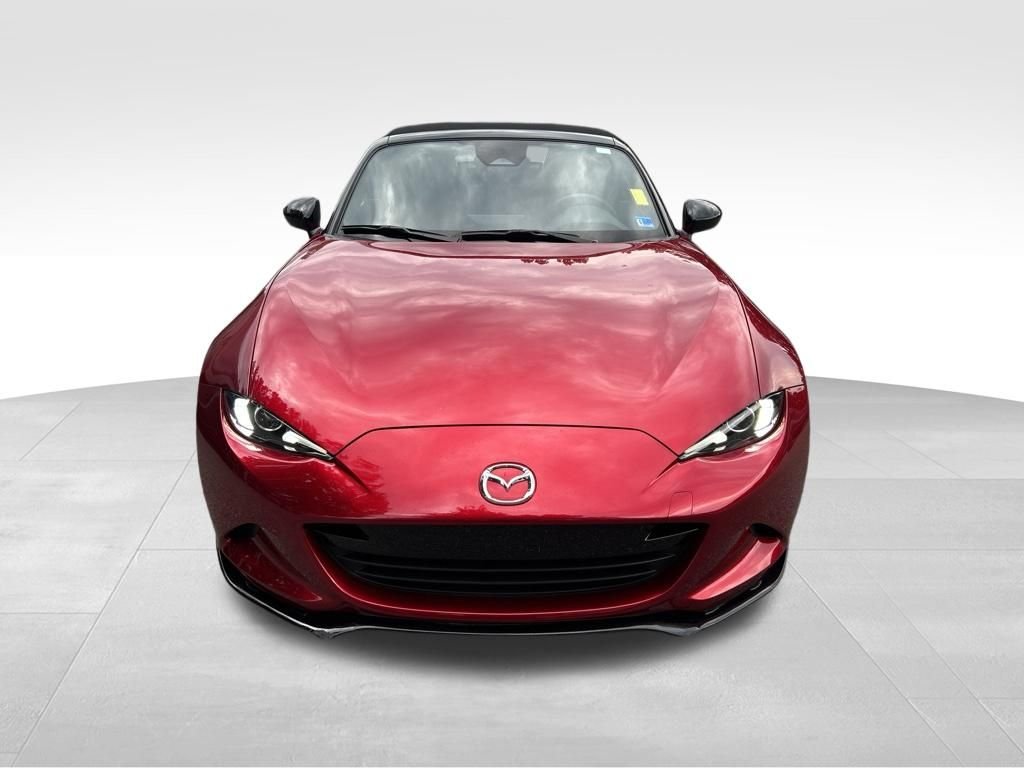 Used 2025 Red Mazda Club image 9