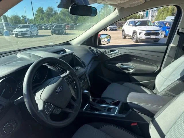 Used 2017 Ruby Red Metallic Ford SE image 9