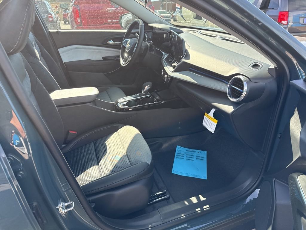 2026 Chevrolet Trax LT - Photo 30