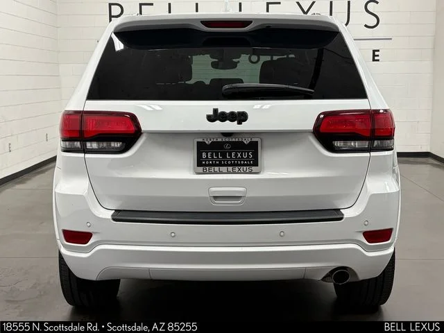 Used 2022 White Jeep Laredo X image 5