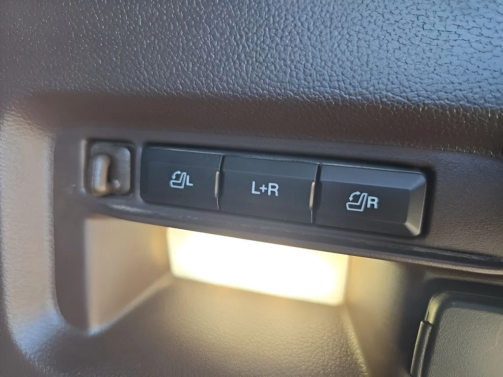 Used 2023 White Ford King Ranch image 36