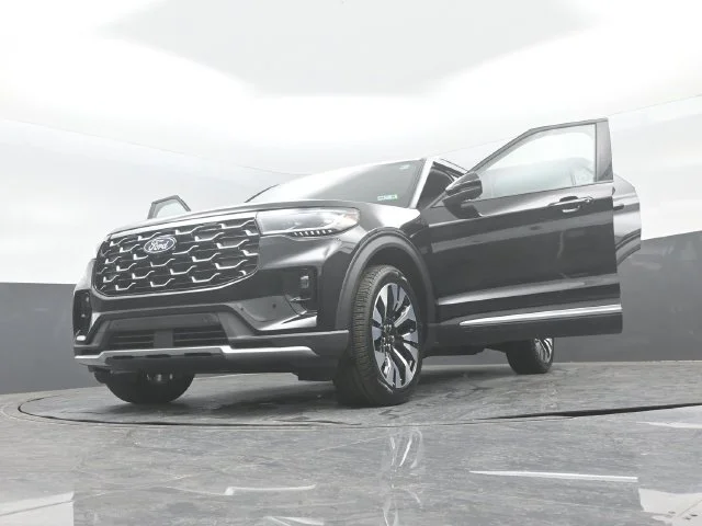 New 2027 Agate Black Metallic Ford Platinum™ image 32