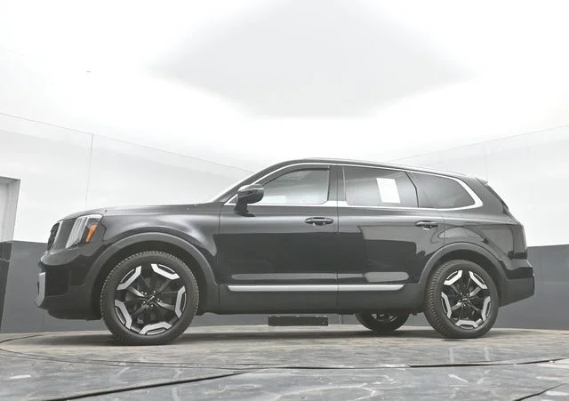 Used 2024 Ebony Black Kia EX image 48
