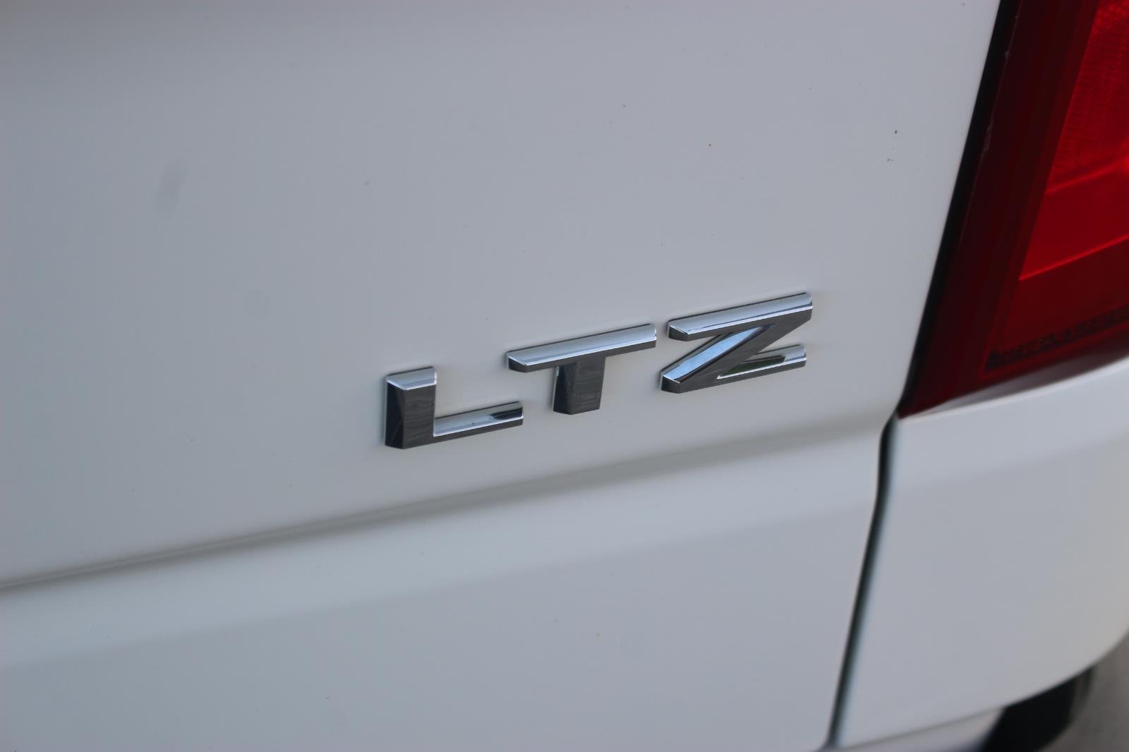 Used 2024 Summit White Chevrolet LTZ image 12