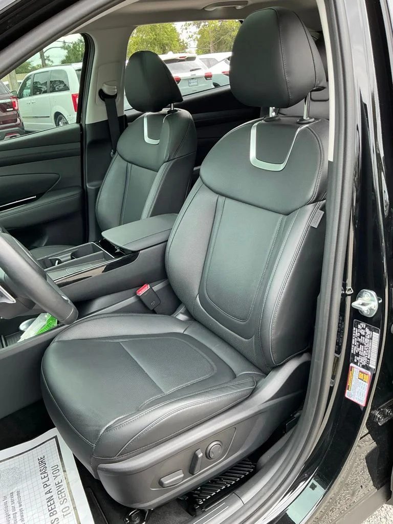 Used 2025 Black Hyundai Limited image 46
