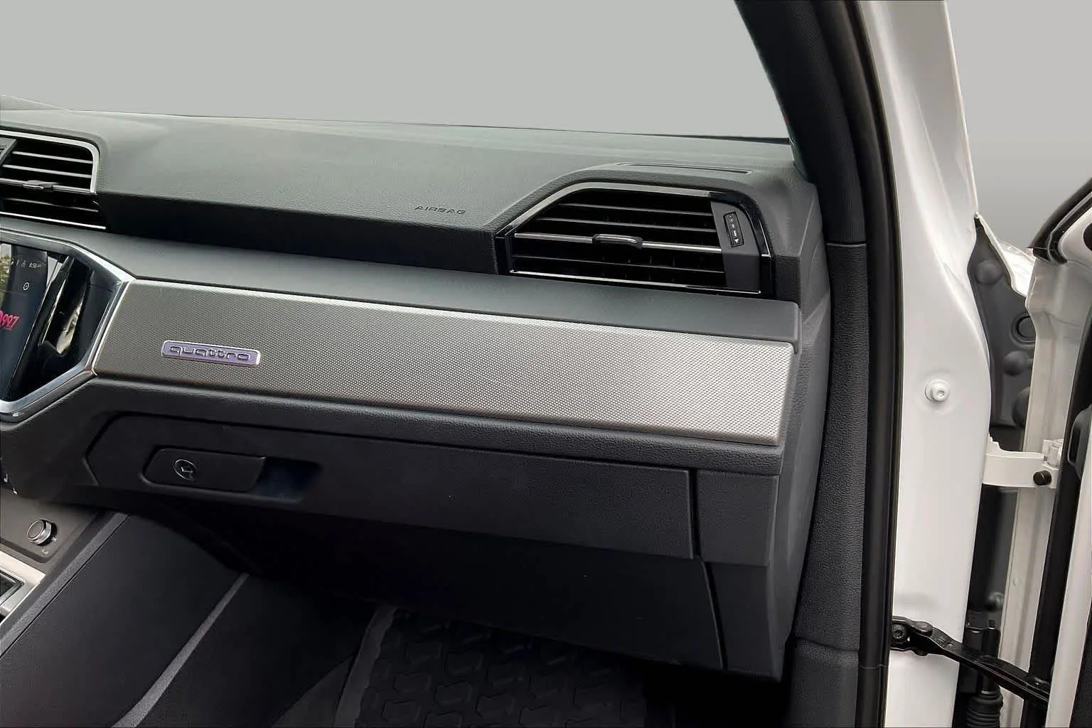 Used 2024  Audi S line Premium Plus image 19