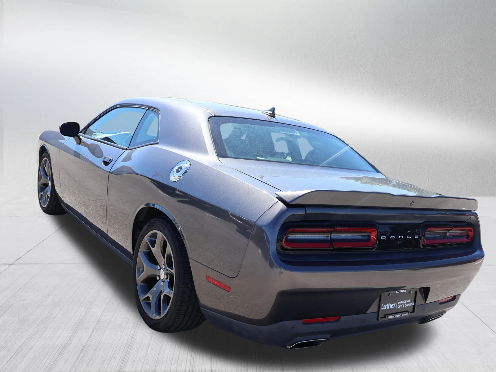 Used 2015 Granite Crystal Metallic Clearcoat Dodge SXT Plus image 5