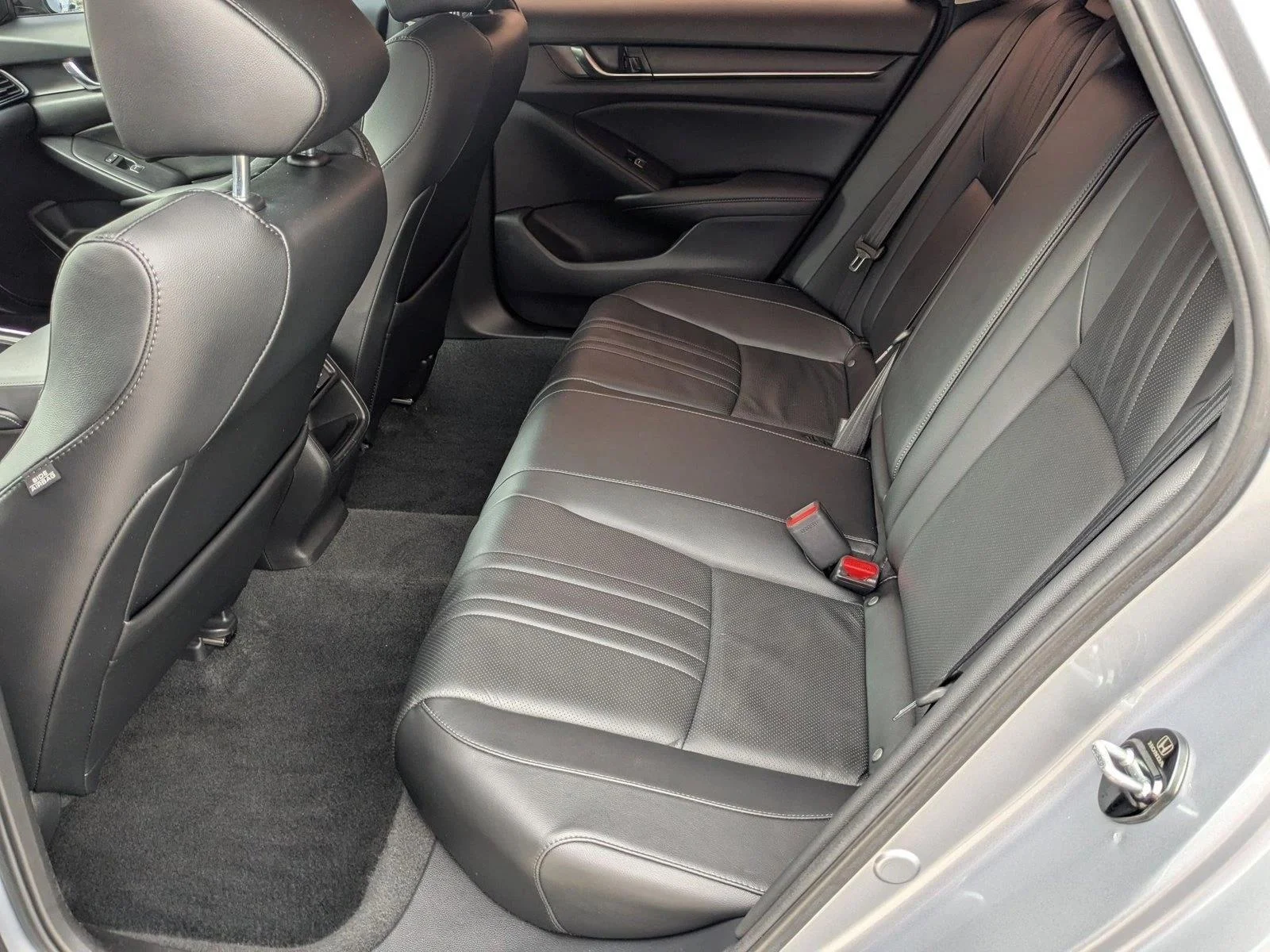 Used 2021 Lunar Silver Metallic Honda Sport SE image 18