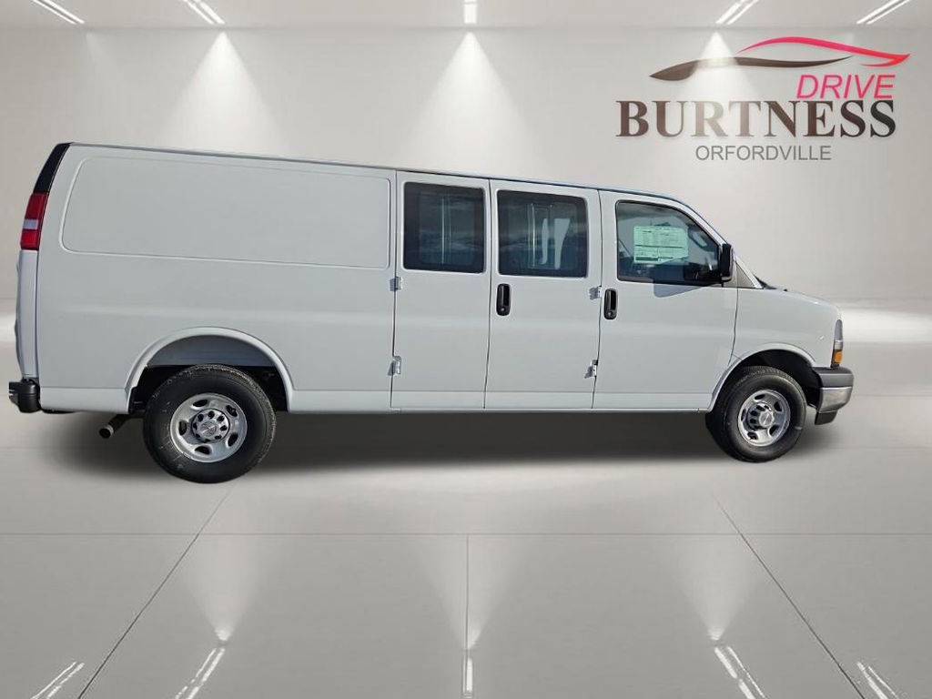 2025 Chevrolet Express Cargo Work Van - Photo 9