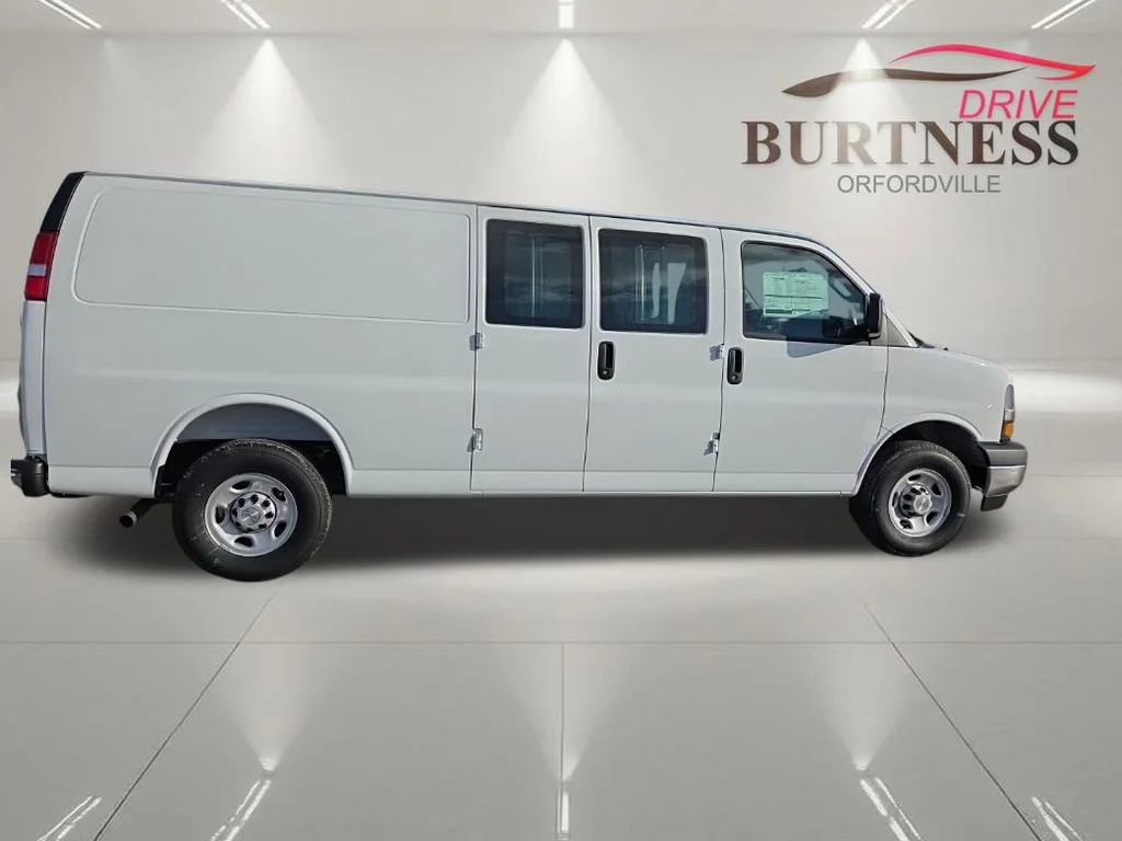 2025 Chevrolet Express Cargo Work Van - Photo 9