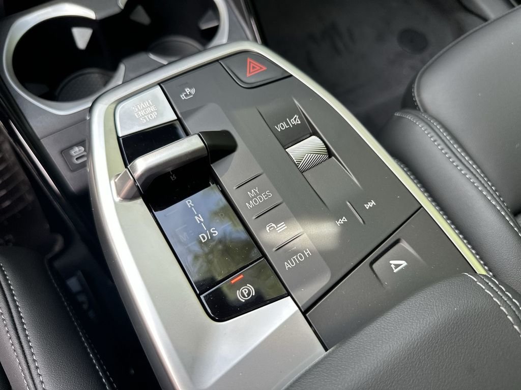 Used 2025 Silver BMW xDrive28i image 21