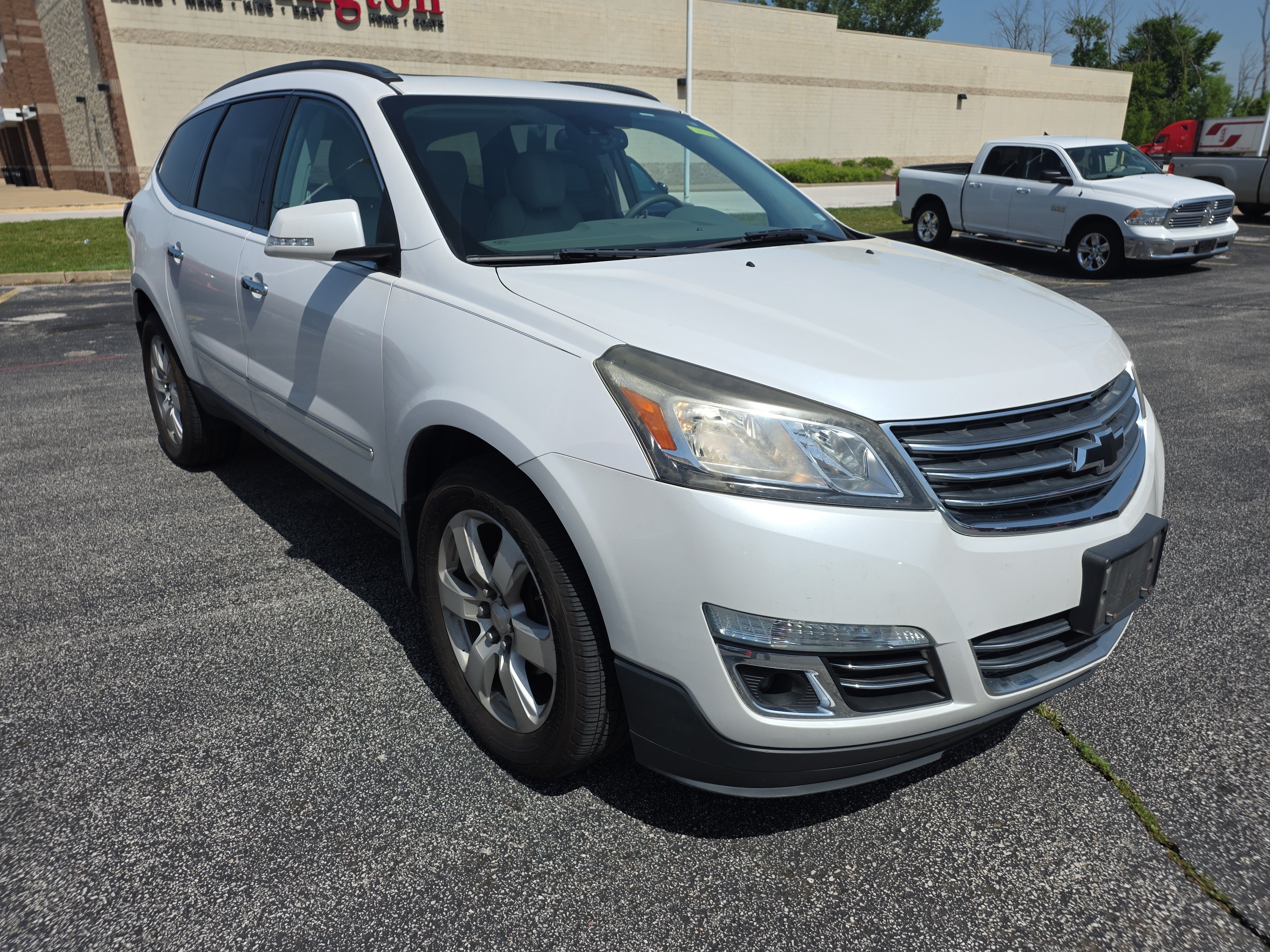 Used 2016 IRIDESCENT PEARL TRICOAT Chevrolet LTZ image 2