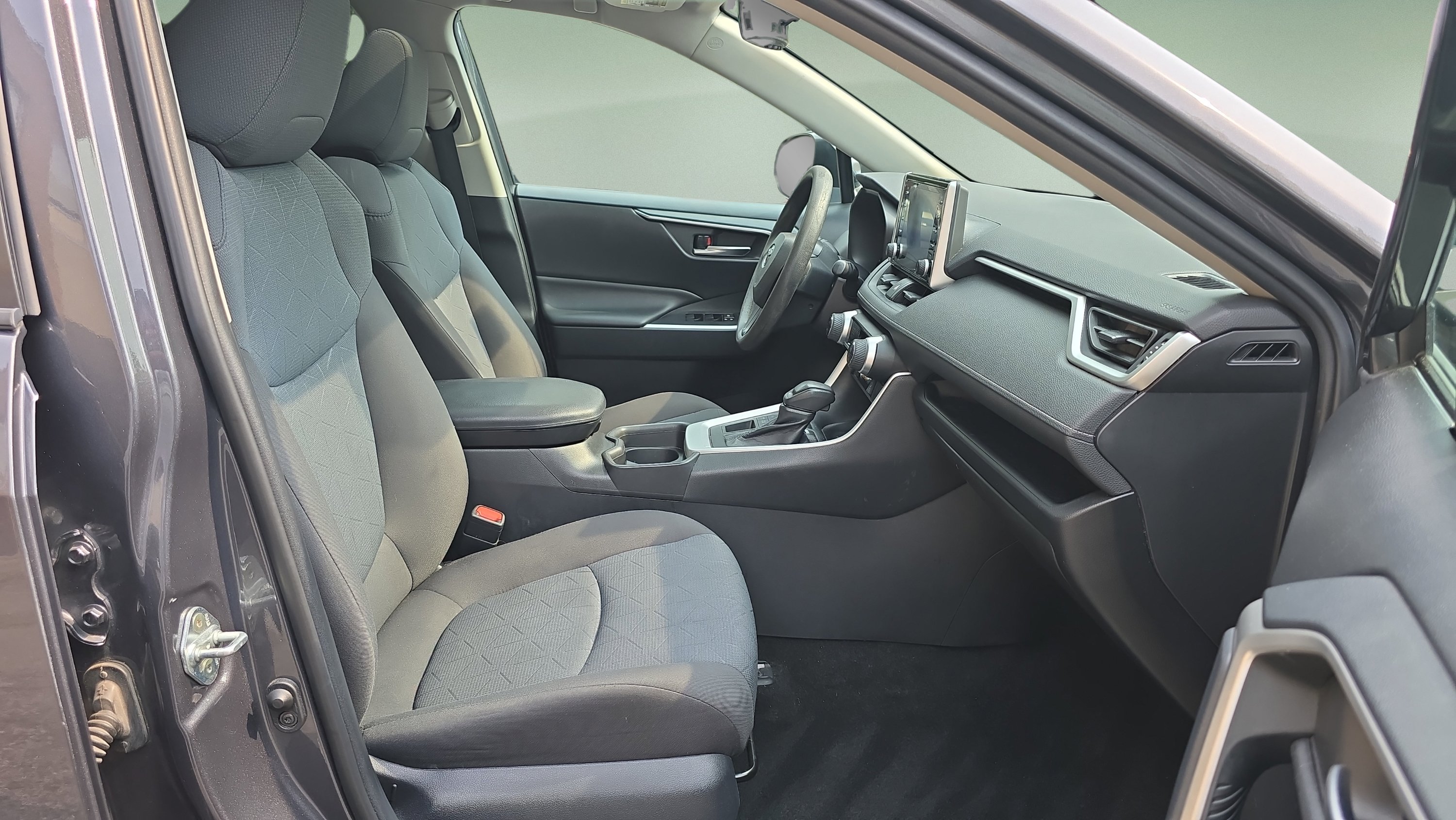 Used 2019 Gray Toyota XLE AWD image 10