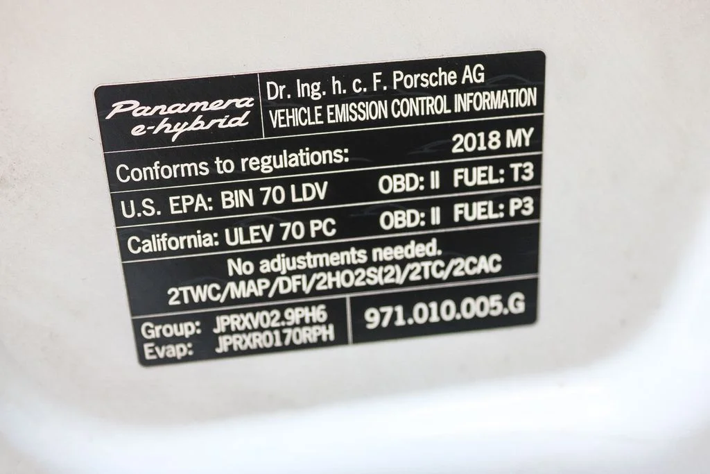Used 2018  Porsche 4 image 27