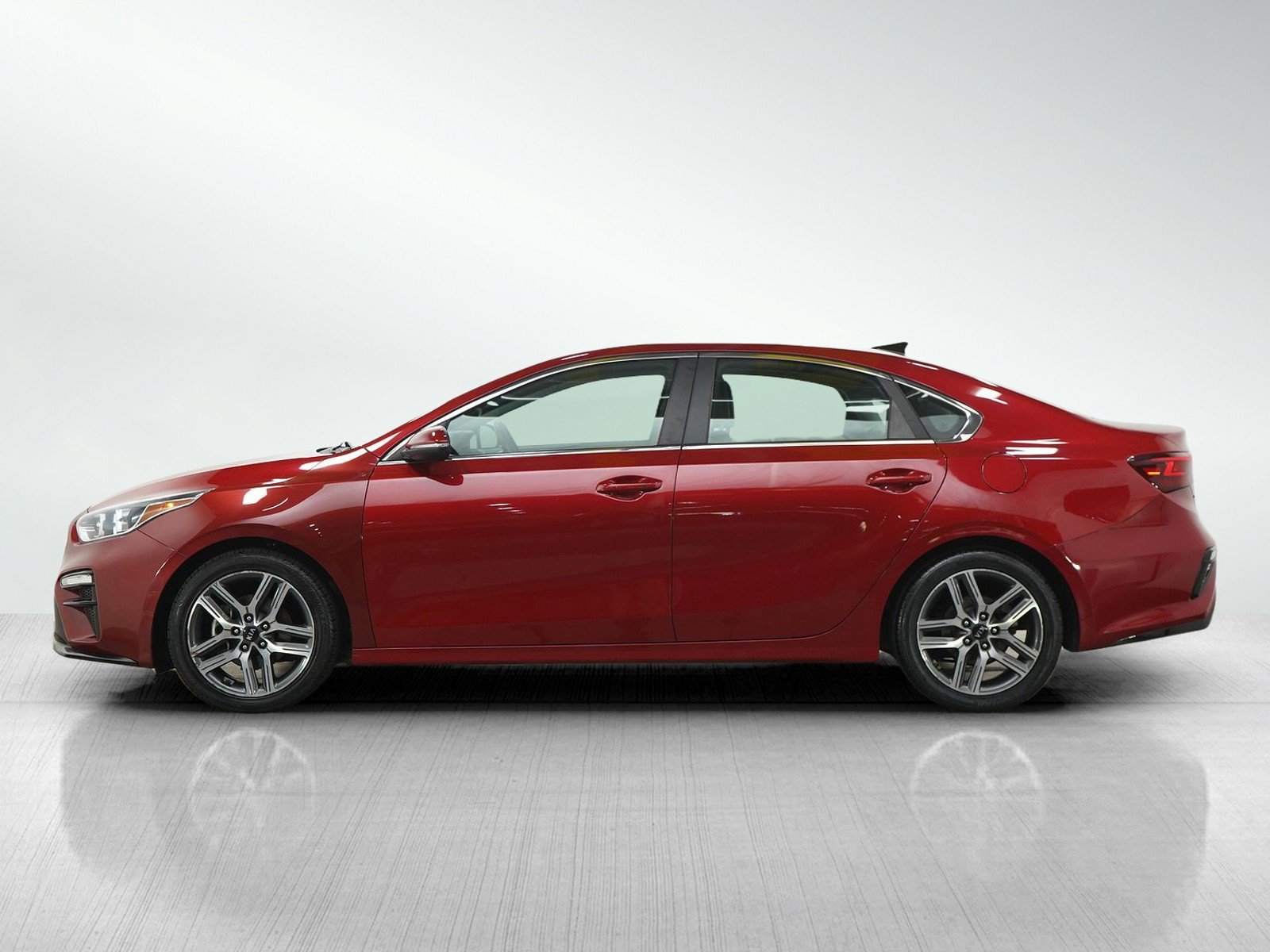 Used 2020 Kia FORTE EX with VIN 3KPF54AD5LE247403 for sale in Minneapolis, Minnesota