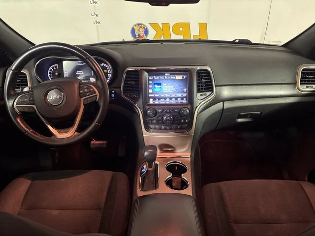 Used 2016 Brilliant Black Crystal Pearlcoat Jeep Laredo image 24