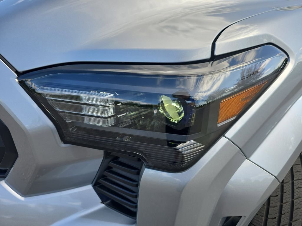 2025 Toyota Tacoma SR5 - Photo 32