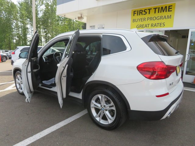 Used 2019 Alpine White BMW xDrive30i image 15