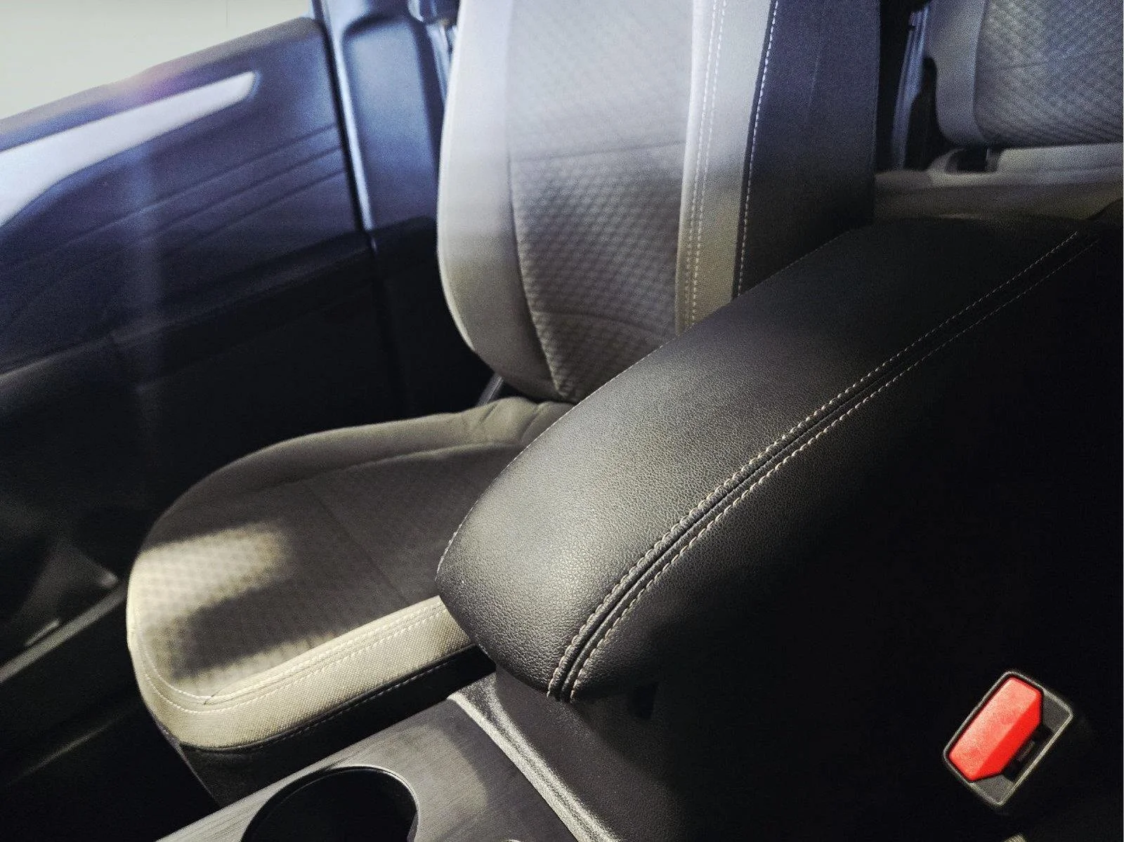 Used 2022 Stone Blue FORD SE image 32