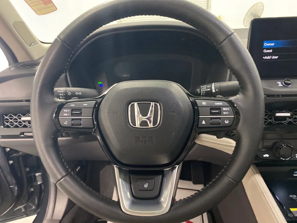Used 2025 Gray Honda Touring image 14