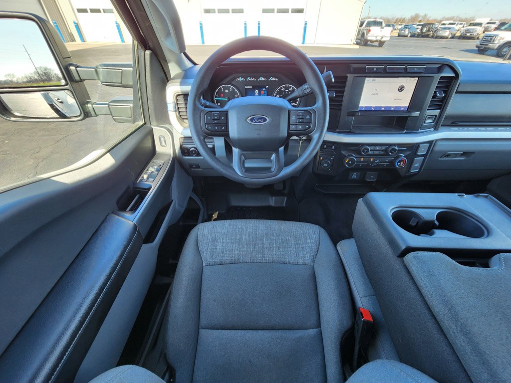 Used 2024 Oxford White Ford XLT image 25
