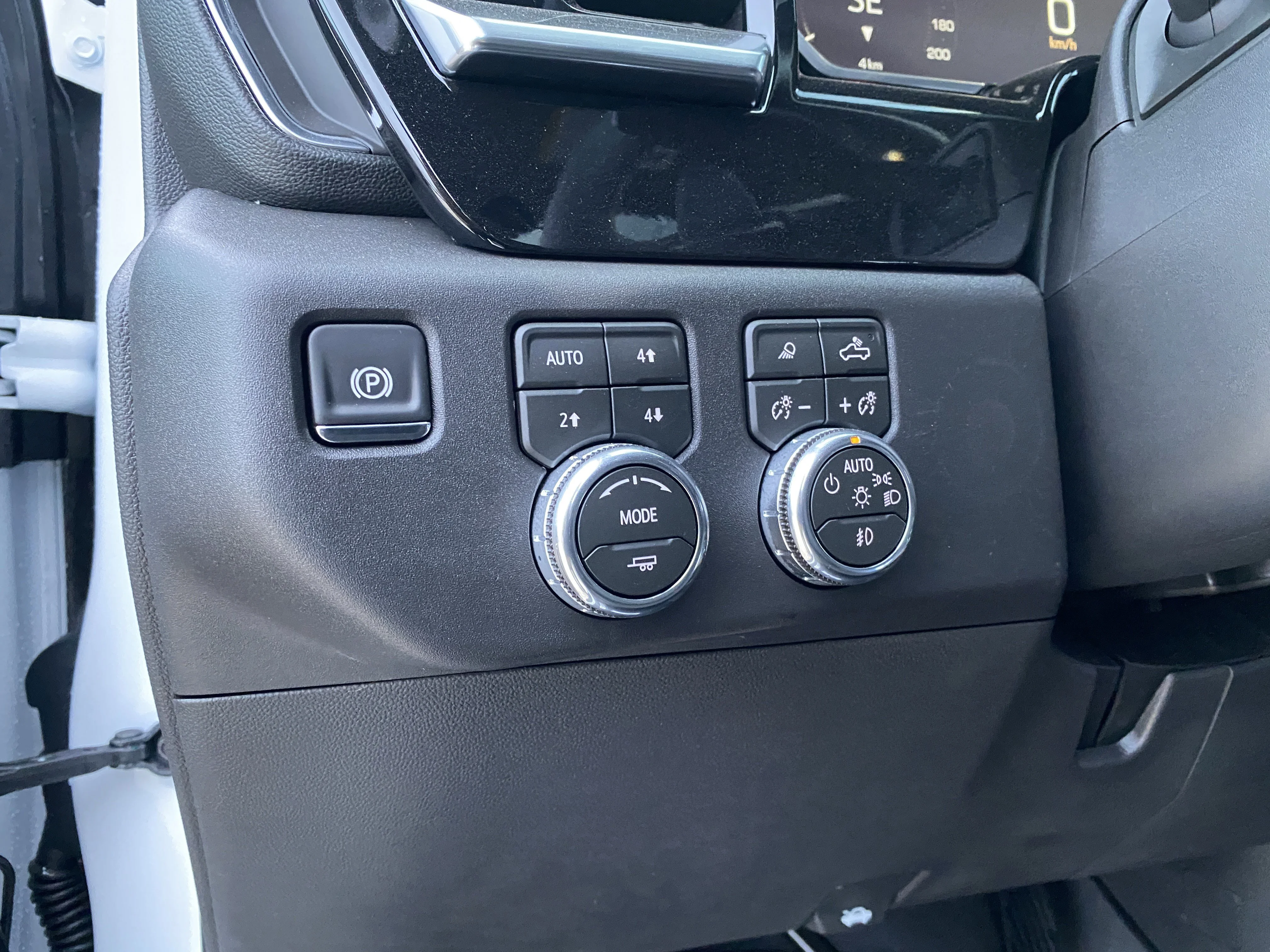 New 2026 Summit White GMC Elevation image 27