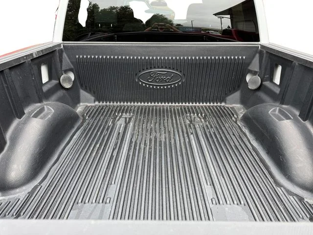 Used 2025 Oxford White Ford XLT image 18