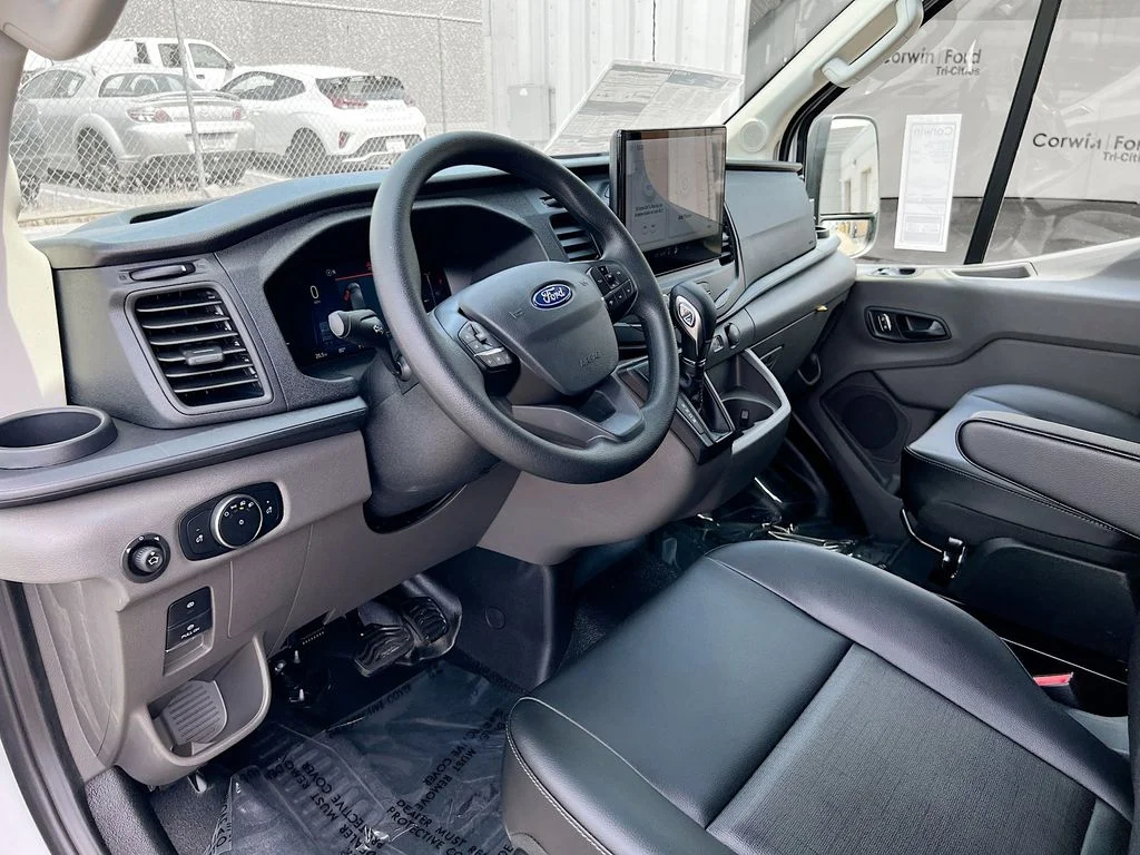 New 2026 Oxford White Ford Base image 3