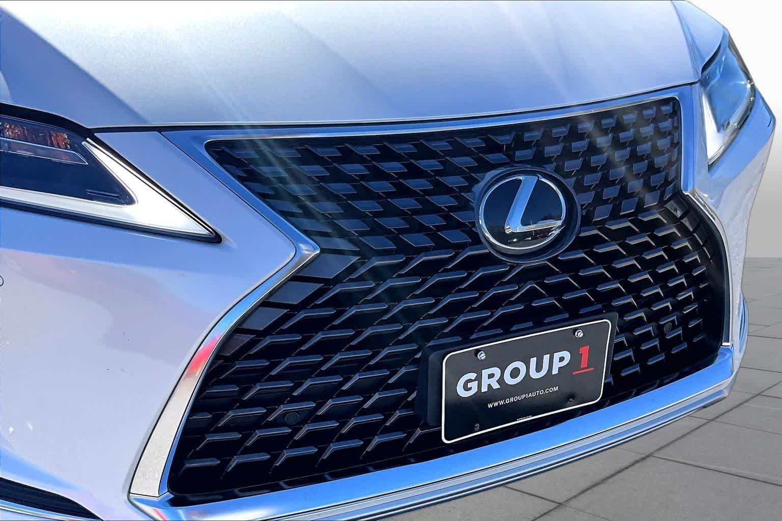Used 2020 Eminent White Pearl Lexus  image 30