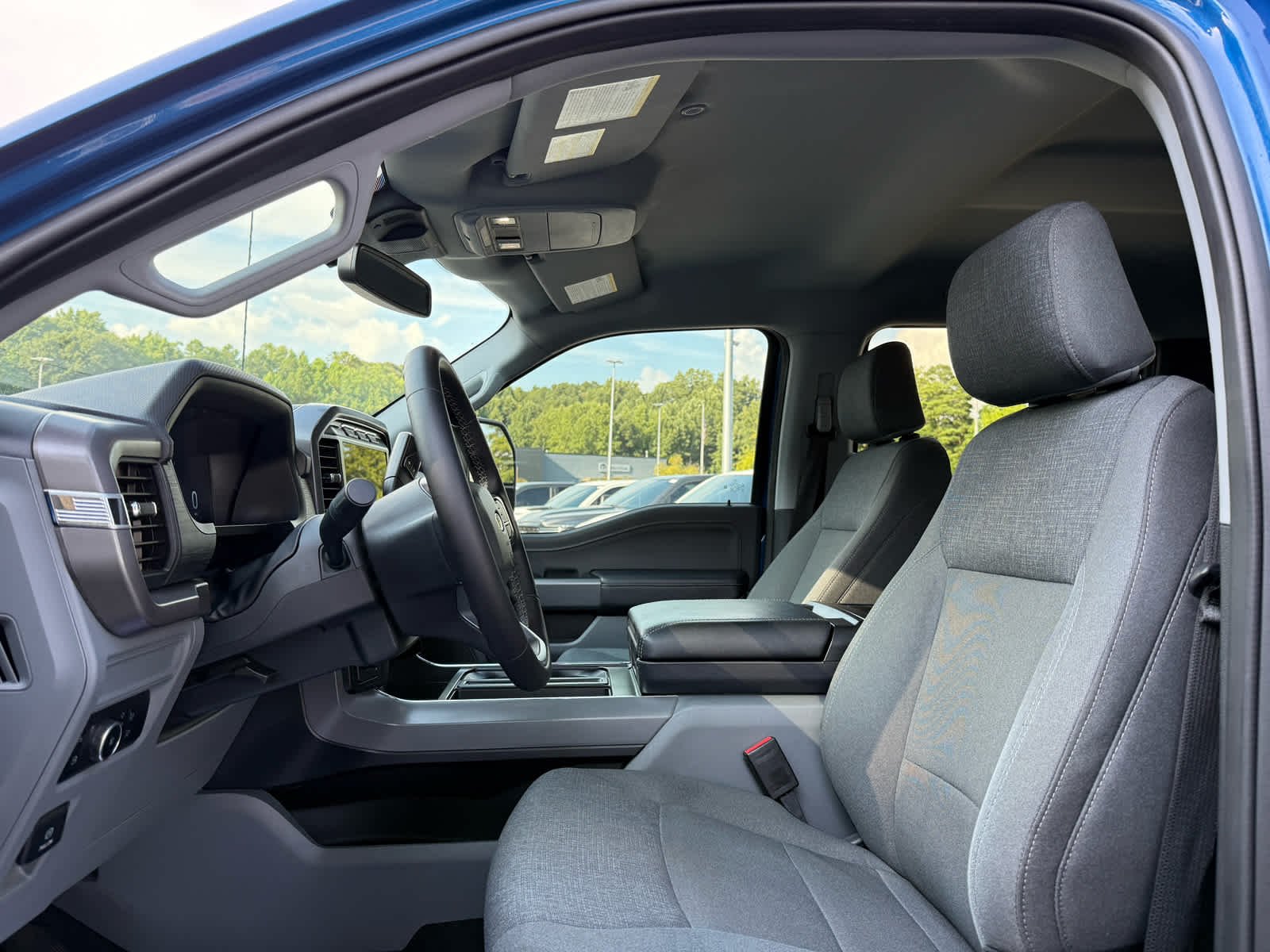 Used 2024 Atlas Blue Metallic Ford XLT image 22