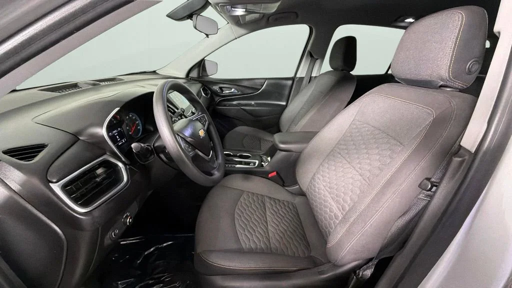 Used 2018 SILVER ICE METALLIC Chevrolet LT image 17