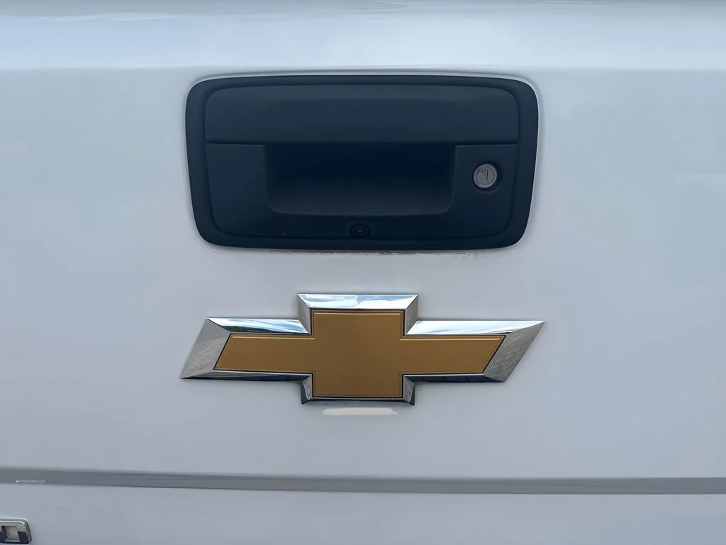 Used 2018 SUMMIT WHITE Chevrolet LTZ image 30