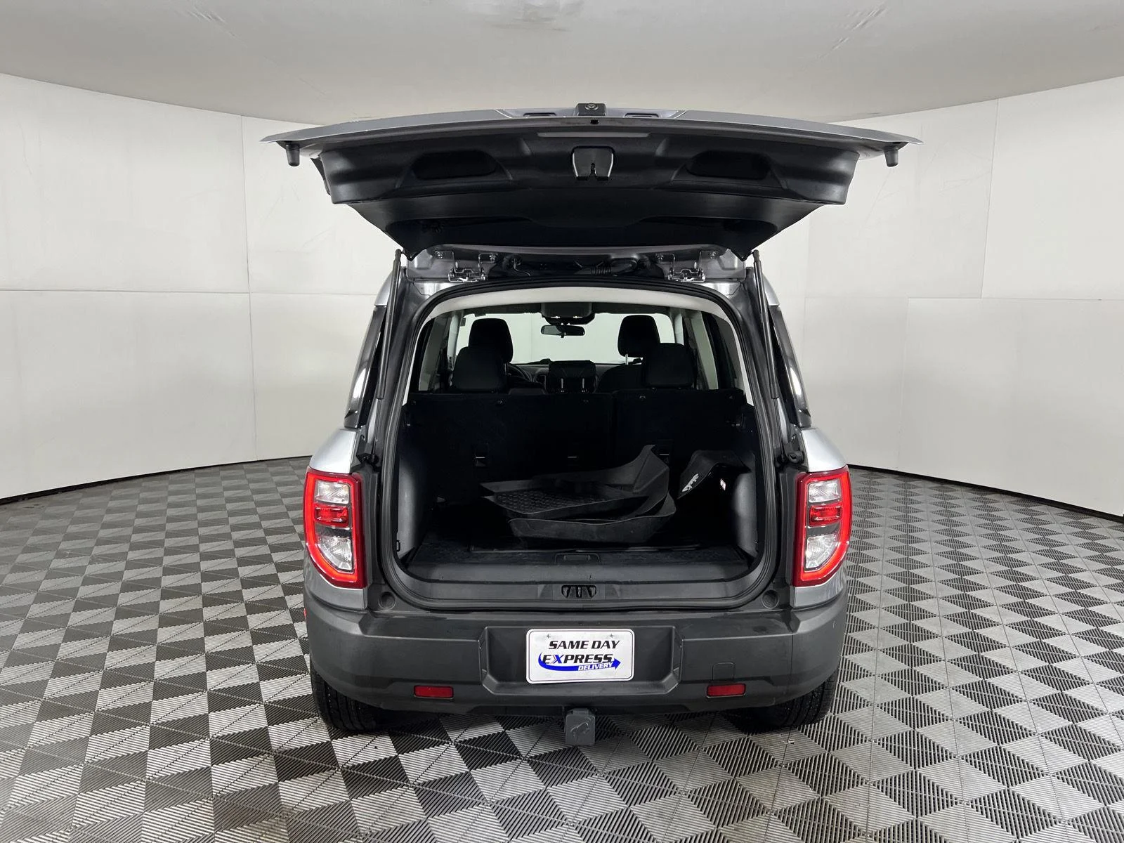 Used 2023 Iconic Silver Ford Big Bend image 11