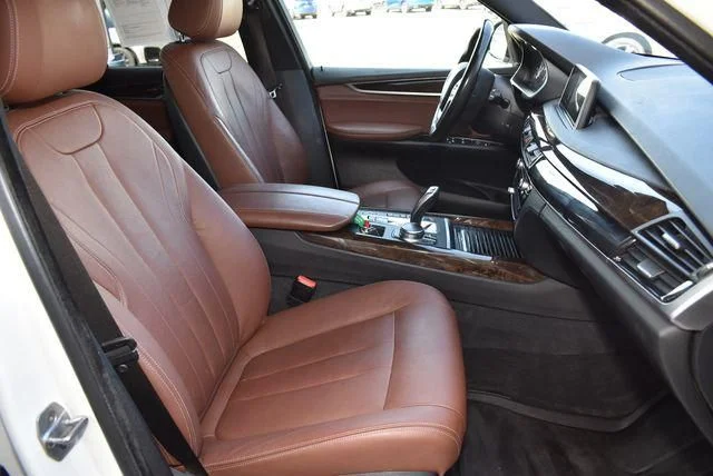 Used 2017 Alpine White BMW xDrive40e image 13