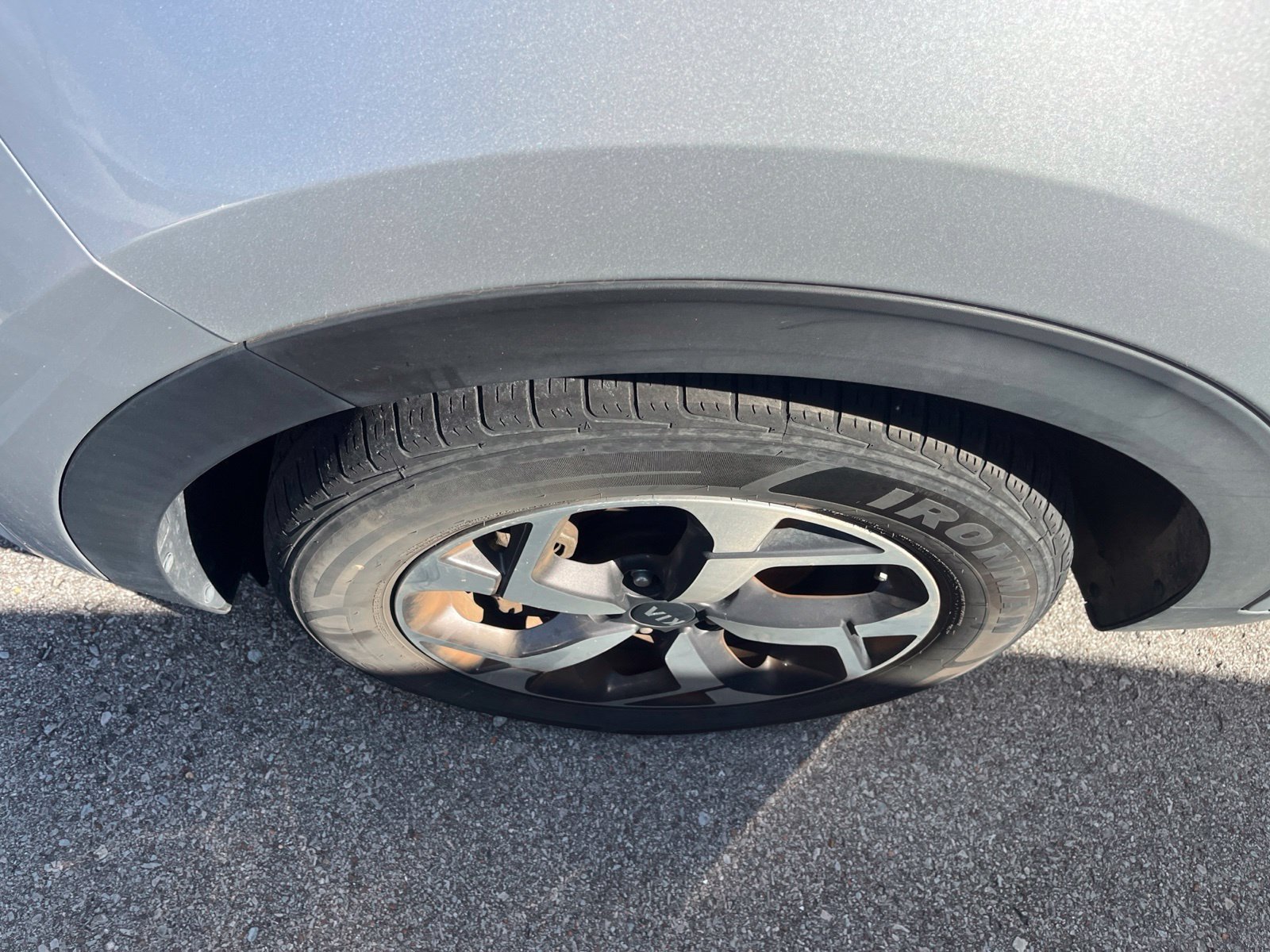Used 2020 Sparkling Silver Kia LX image 7