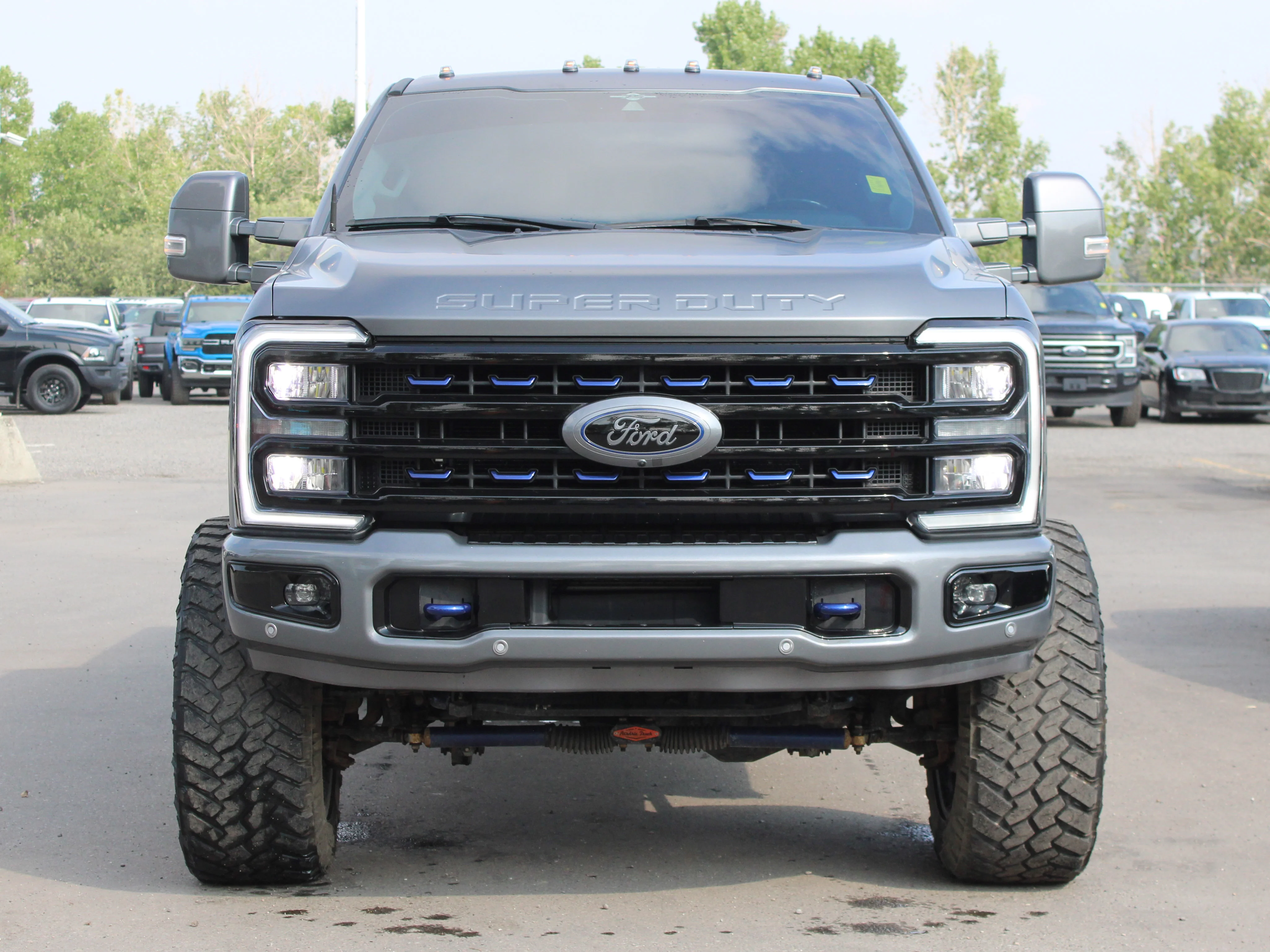 Used 2023 Grey Ford LARIAT image 10