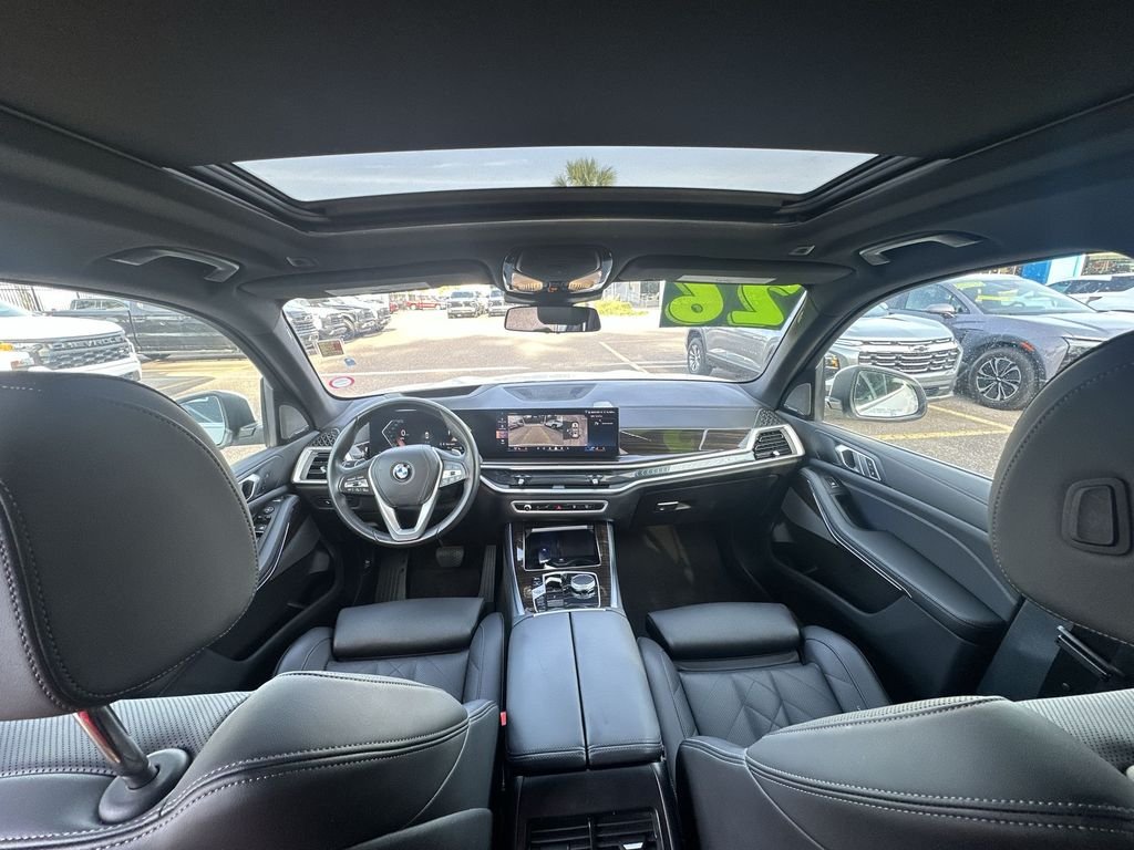 Used 2026 Black BMW sDrive40i image 18
