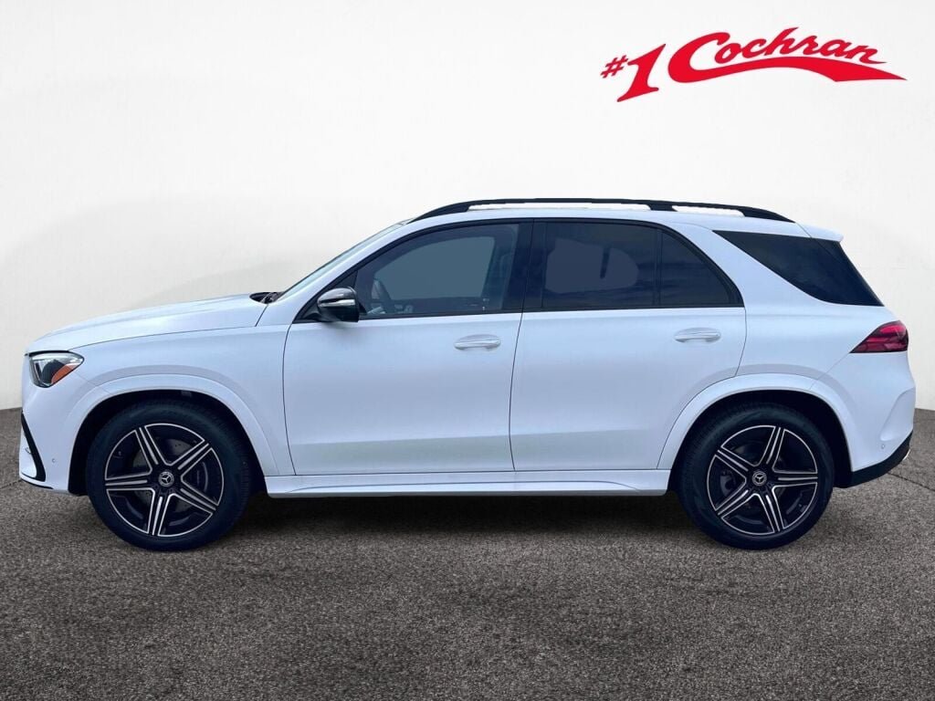 New 2026 MANUFAKTUR Moonlight White Metallic Mercedes-Benz GLE 450 image 10