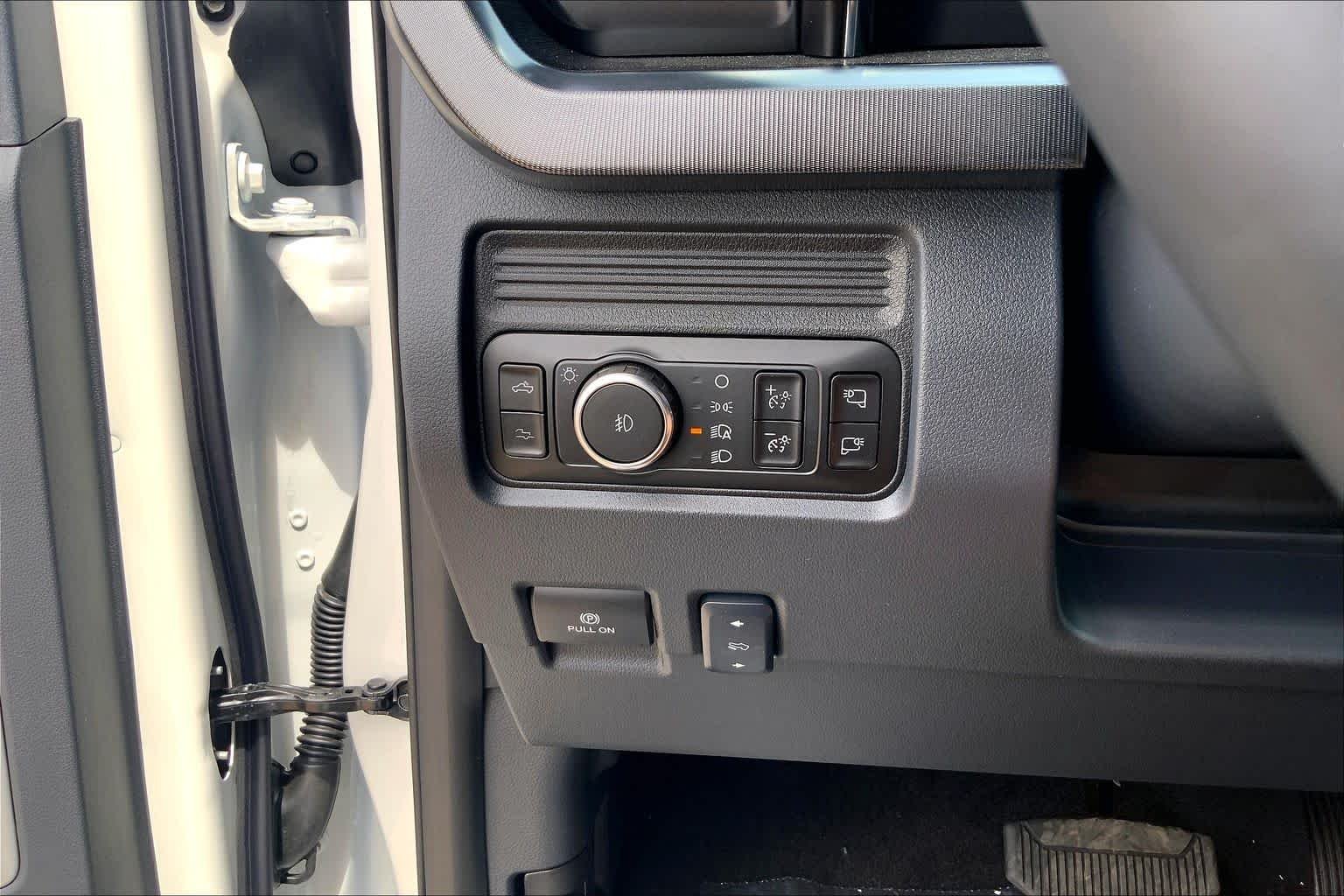 New 2026 Star White Metallic Tri-Coat Ford F-350® Platinum® image 20