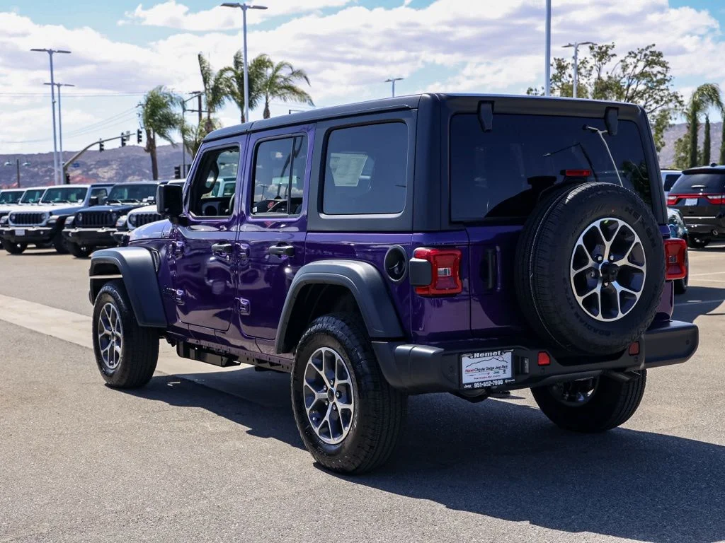 New 2026 Reign Exterior Paint Jeep Sport S image 5