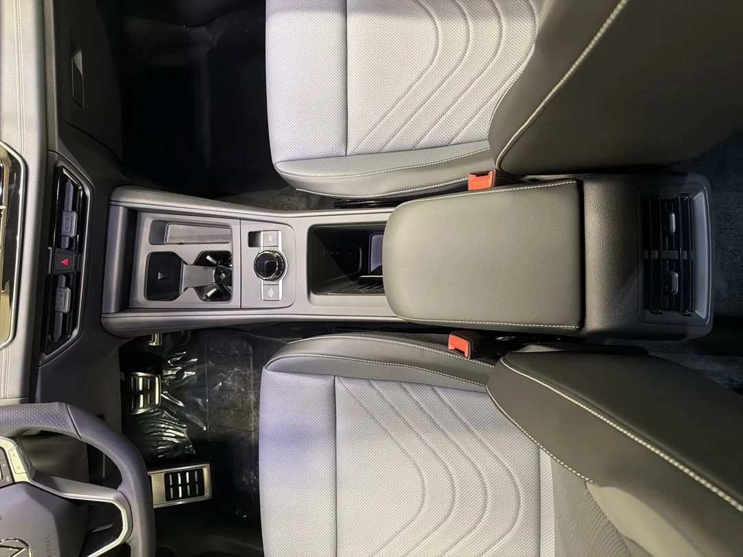 New 2026 Platinum Gray Metallic Volkswagen SE R-Line Black image 23