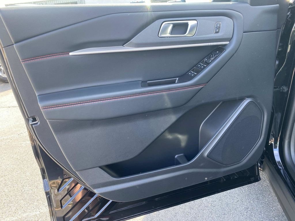 New 2026 Agate Black Metallic Ford ST-Line image 11