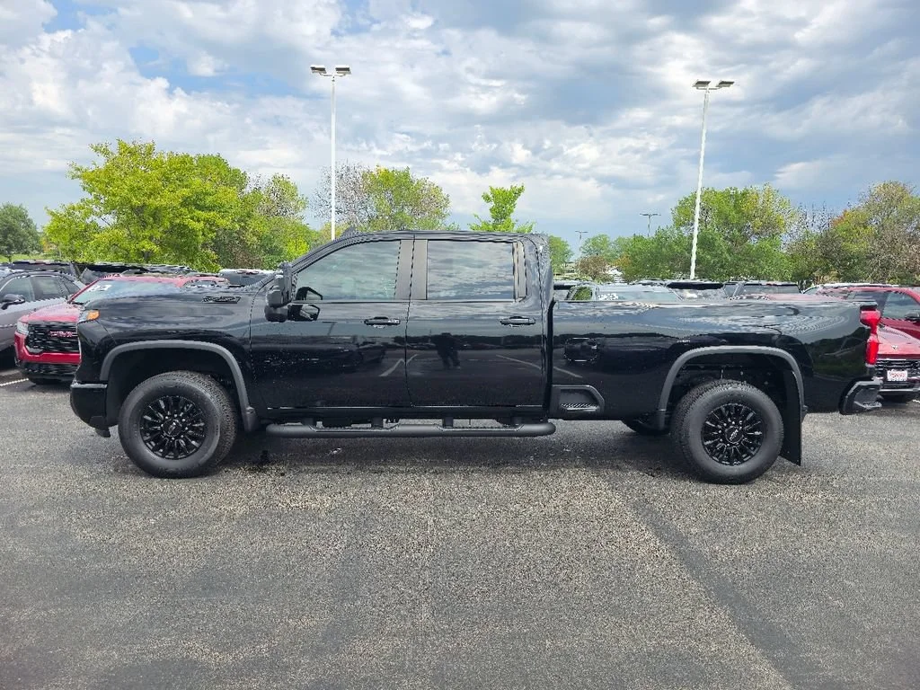 2024 Chevrolet Silverado 3500HD LT - Photo 10