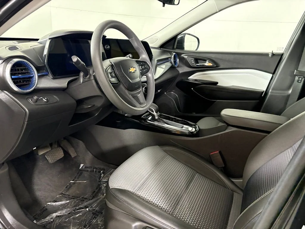 Used 2025 Black Chevrolet LT image 22