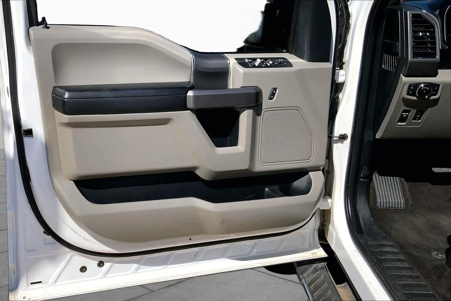Used 2020 Oxford White Ford XLT image 20