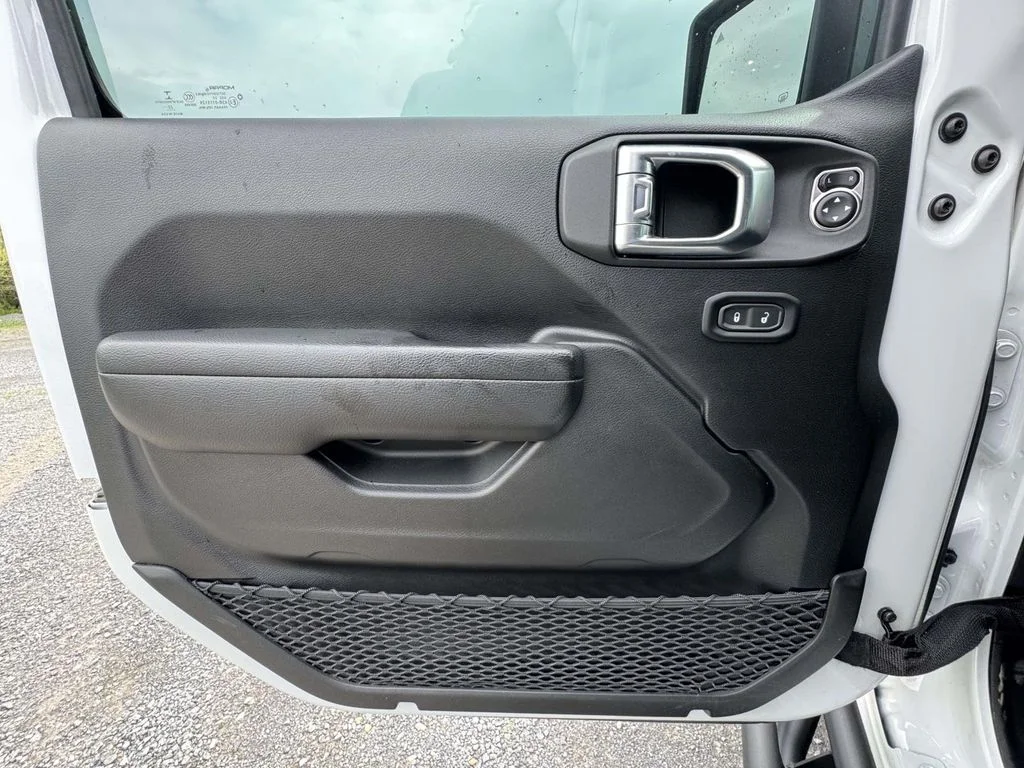 Used 2023 White Jeep Sport S image 25