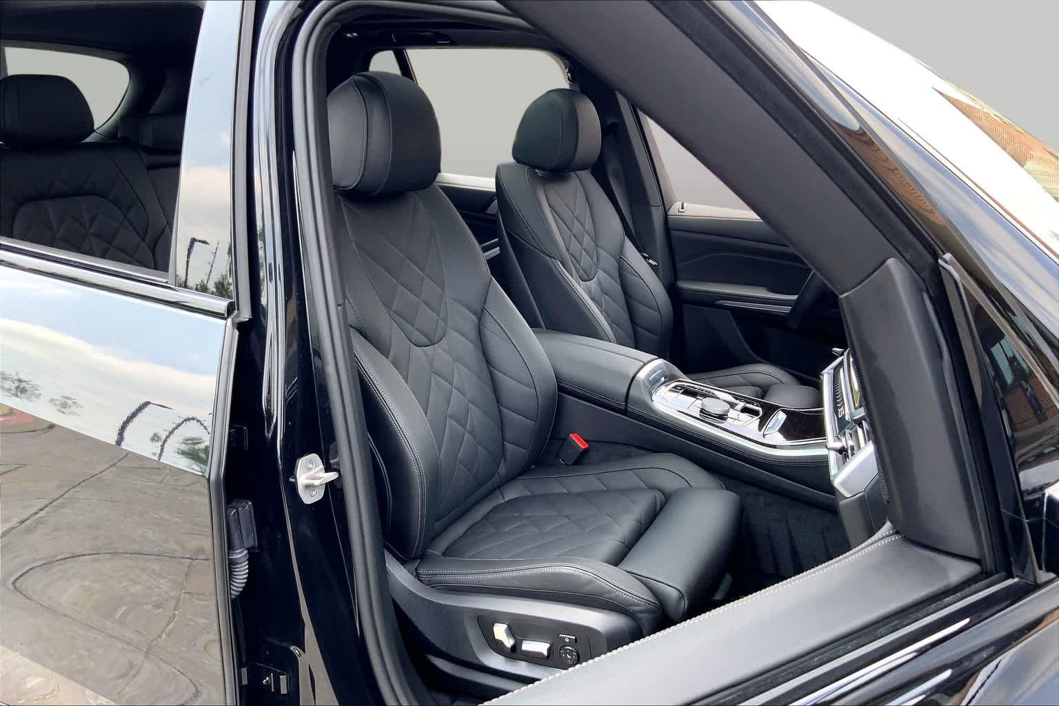 Used 2024 Black Sapphire Metallic BMW sDrive40i image 9